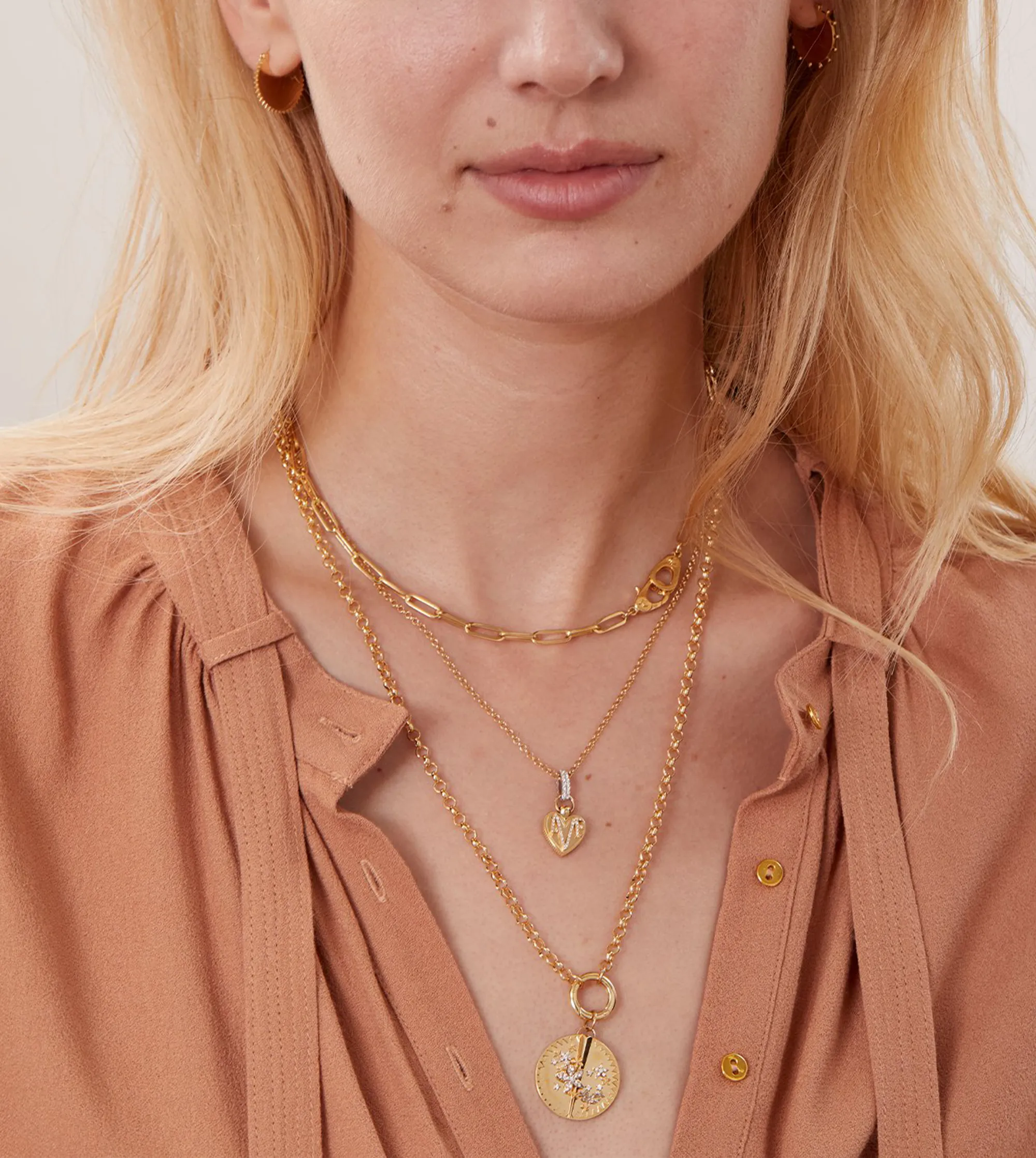 Amate - Love : Fine Belcher Slide Crest Necklace