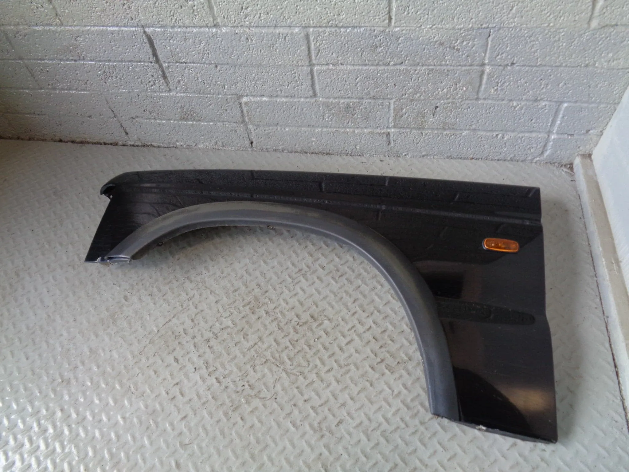 Discovery 2 Front Wing Near Side Java Black Land Rover 1998 to 2002 R19064