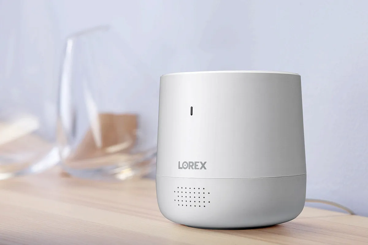 Lorex Smart Home Security Center with 2K Wire-Free Cameras, Two 2K Pan-Tilt Indoor Wi-Fi Security Cameras and Range Extender