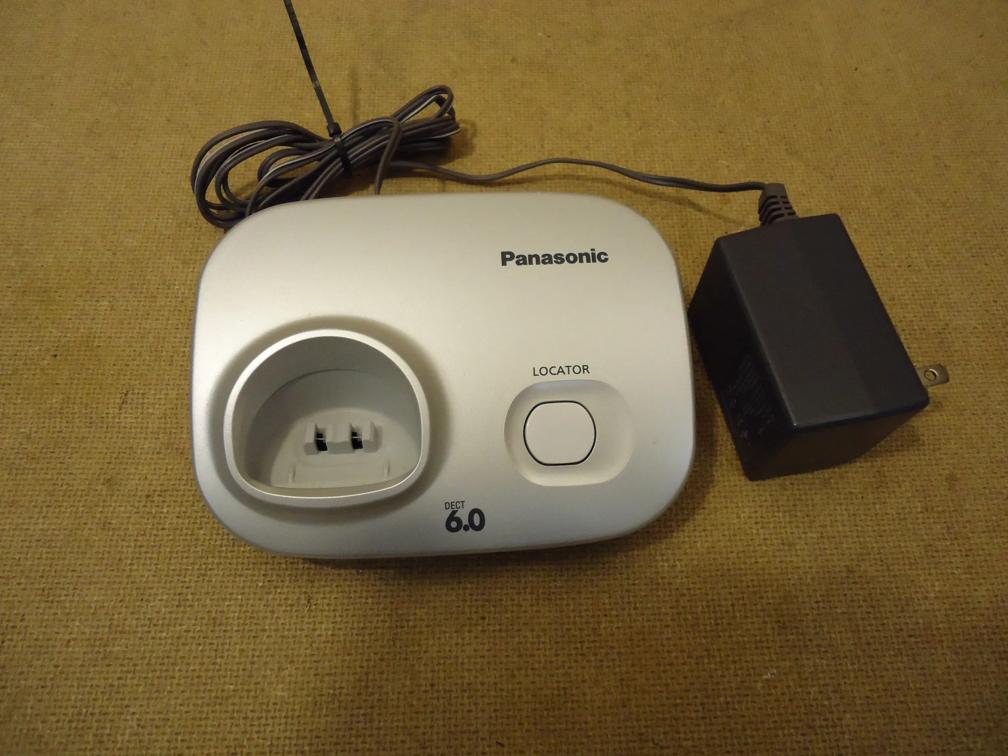 Panasonic 6.0 Cordless Phone Base DECT Silvers KX-TG6311S -- Used