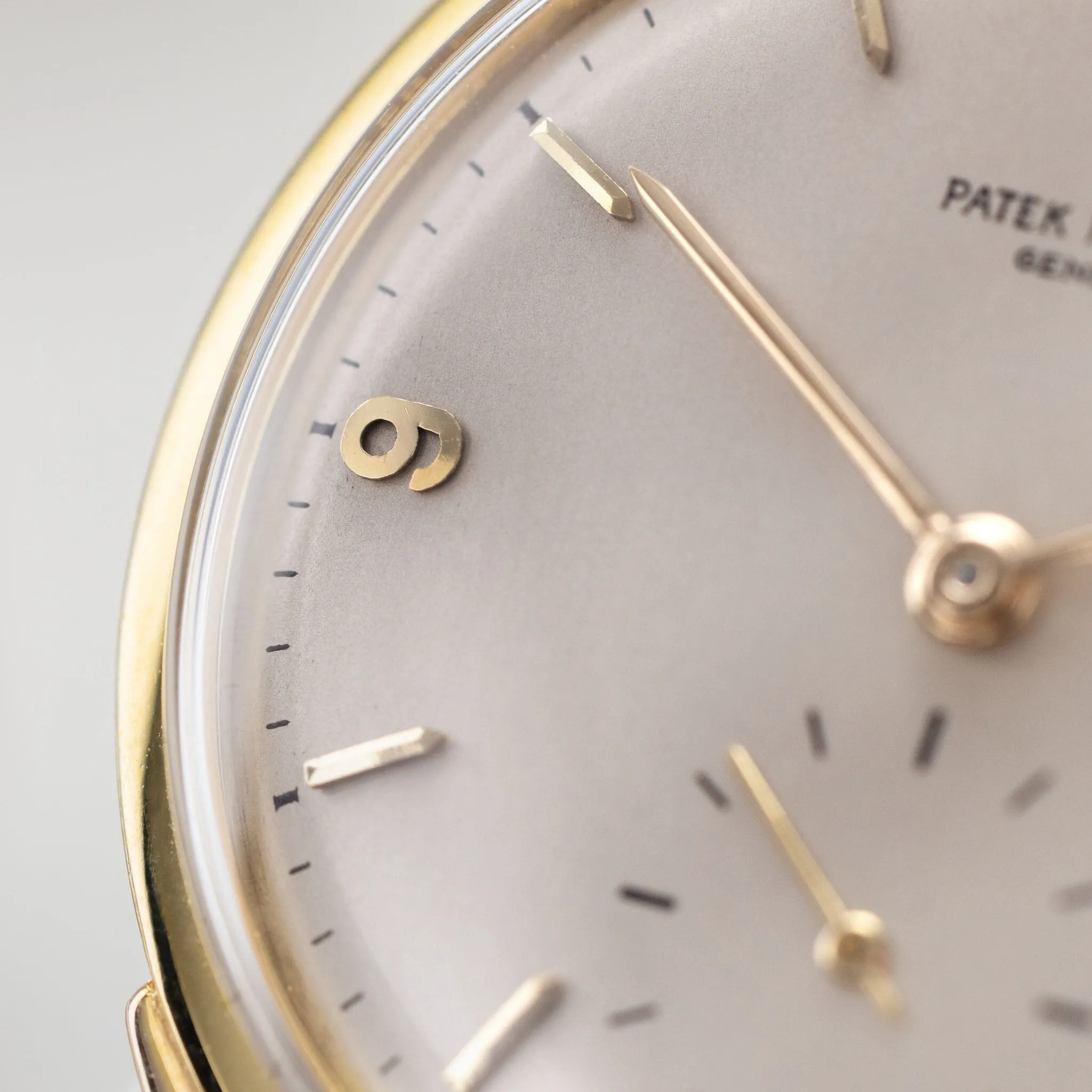 Patek Philippe Calatrava Ref 1589 With Extract From The Archives