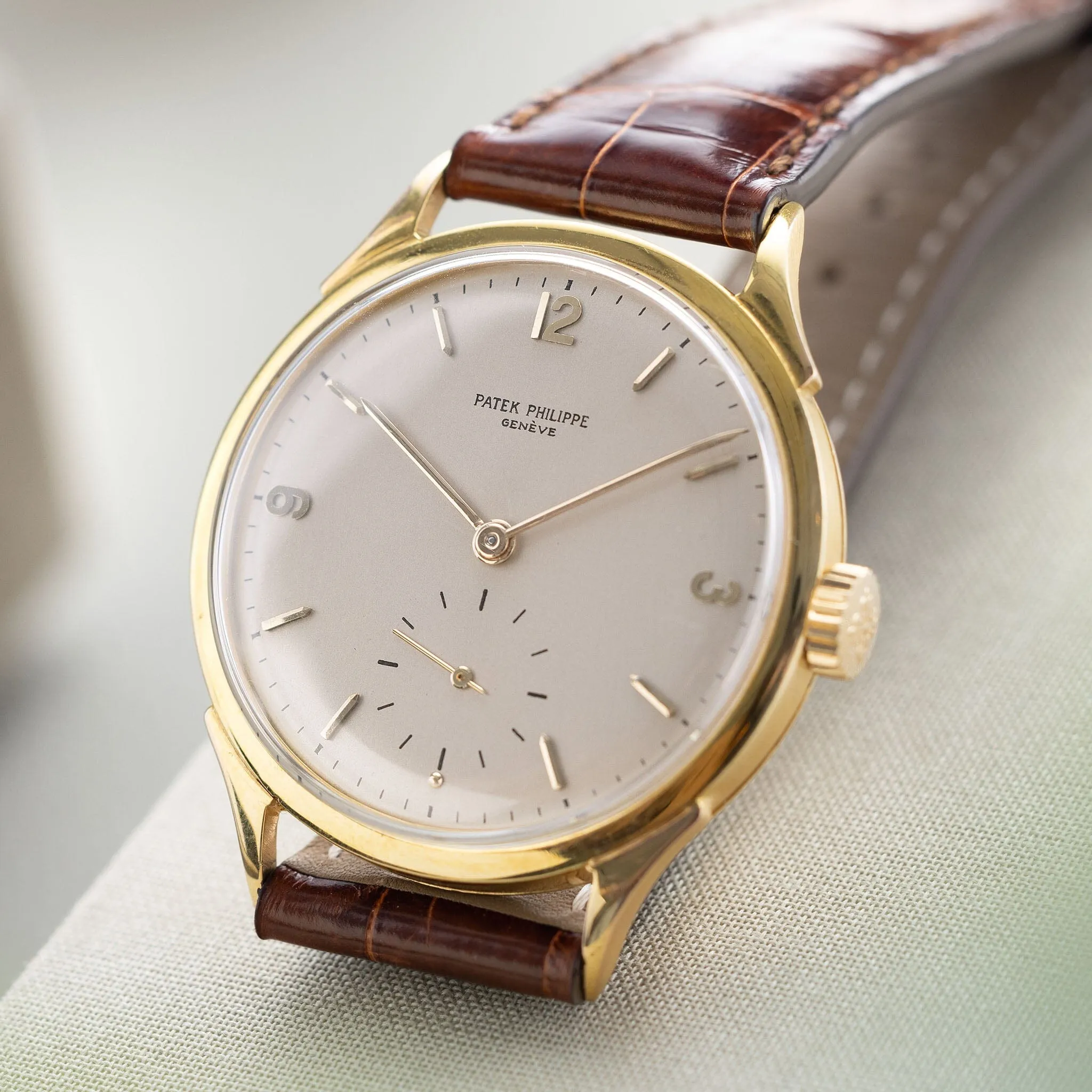 Patek Philippe Calatrava Ref 1589 With Extract From The Archives