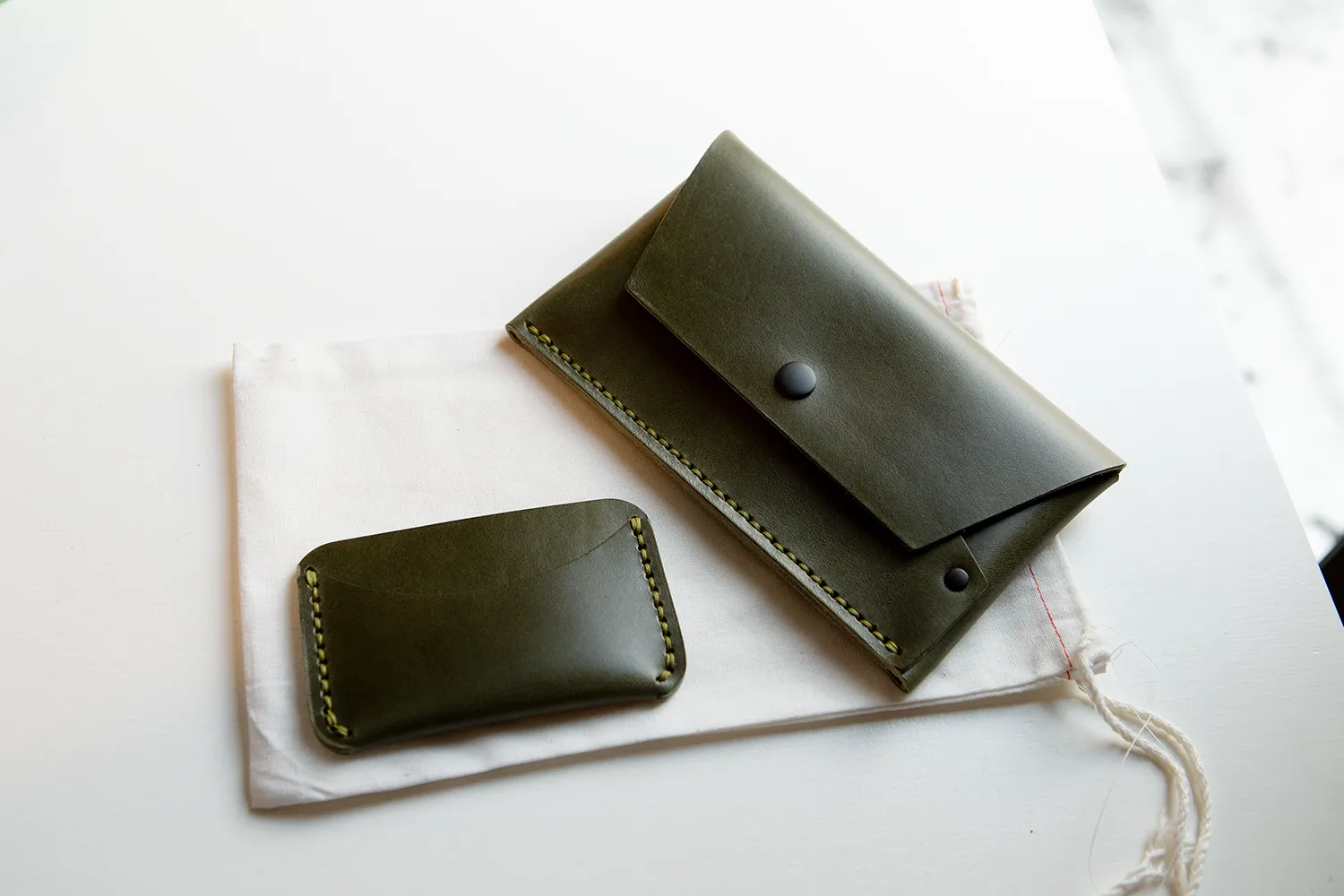 The Phone Wallet - Olive Leather