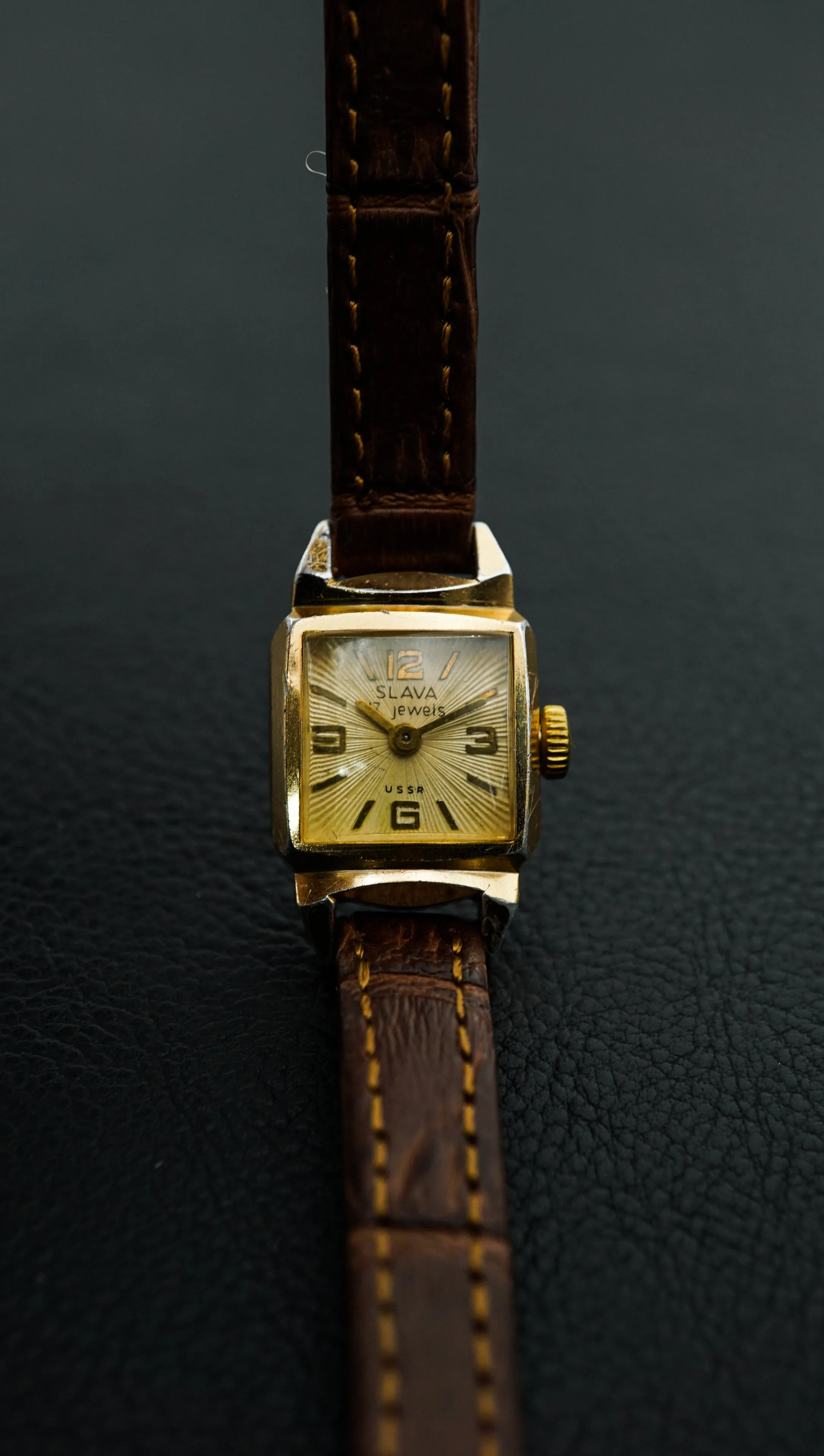 Vintage beautiful ladies mechanical watch Slava 1600