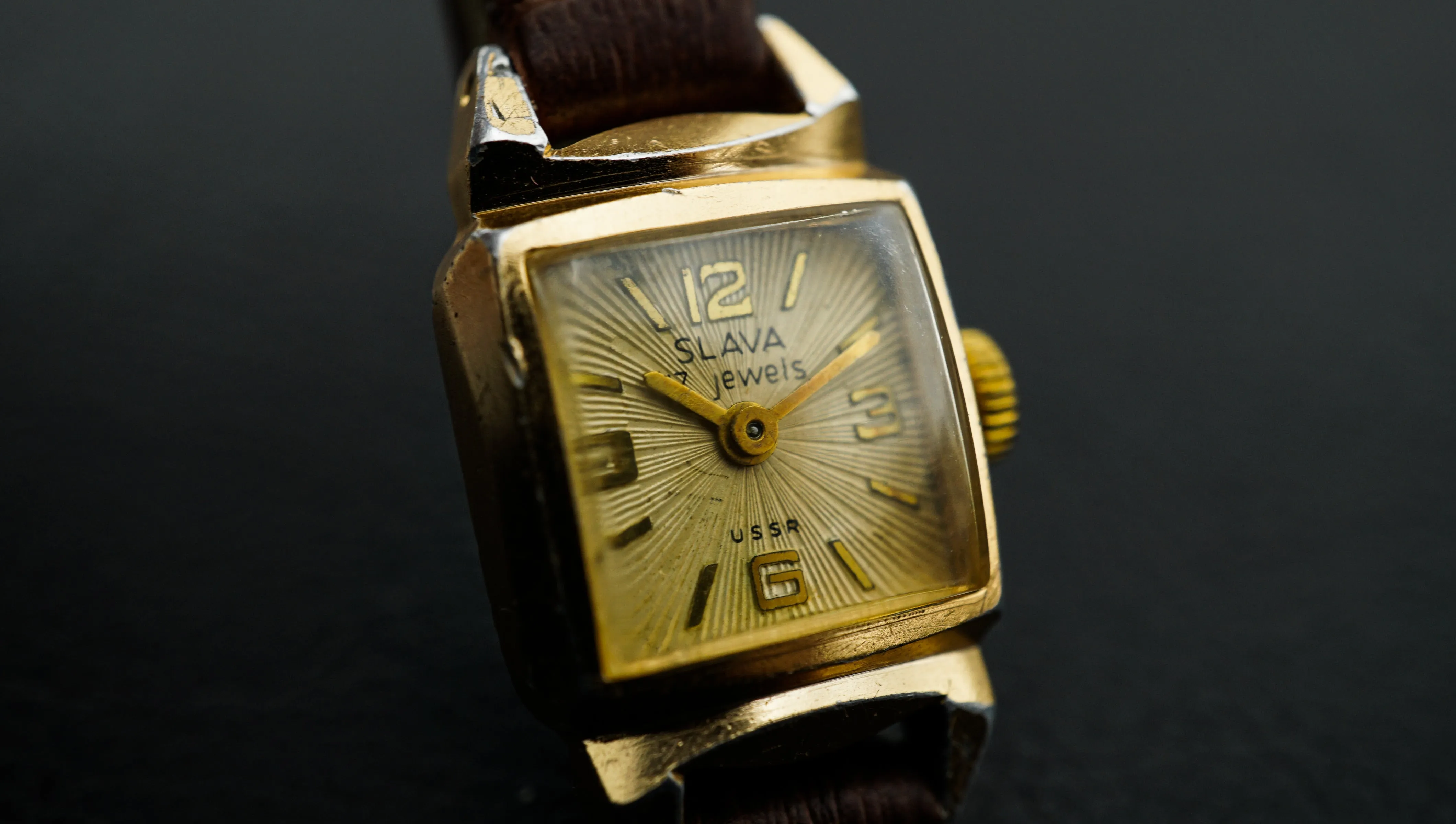 Vintage beautiful ladies mechanical watch Slava 1600