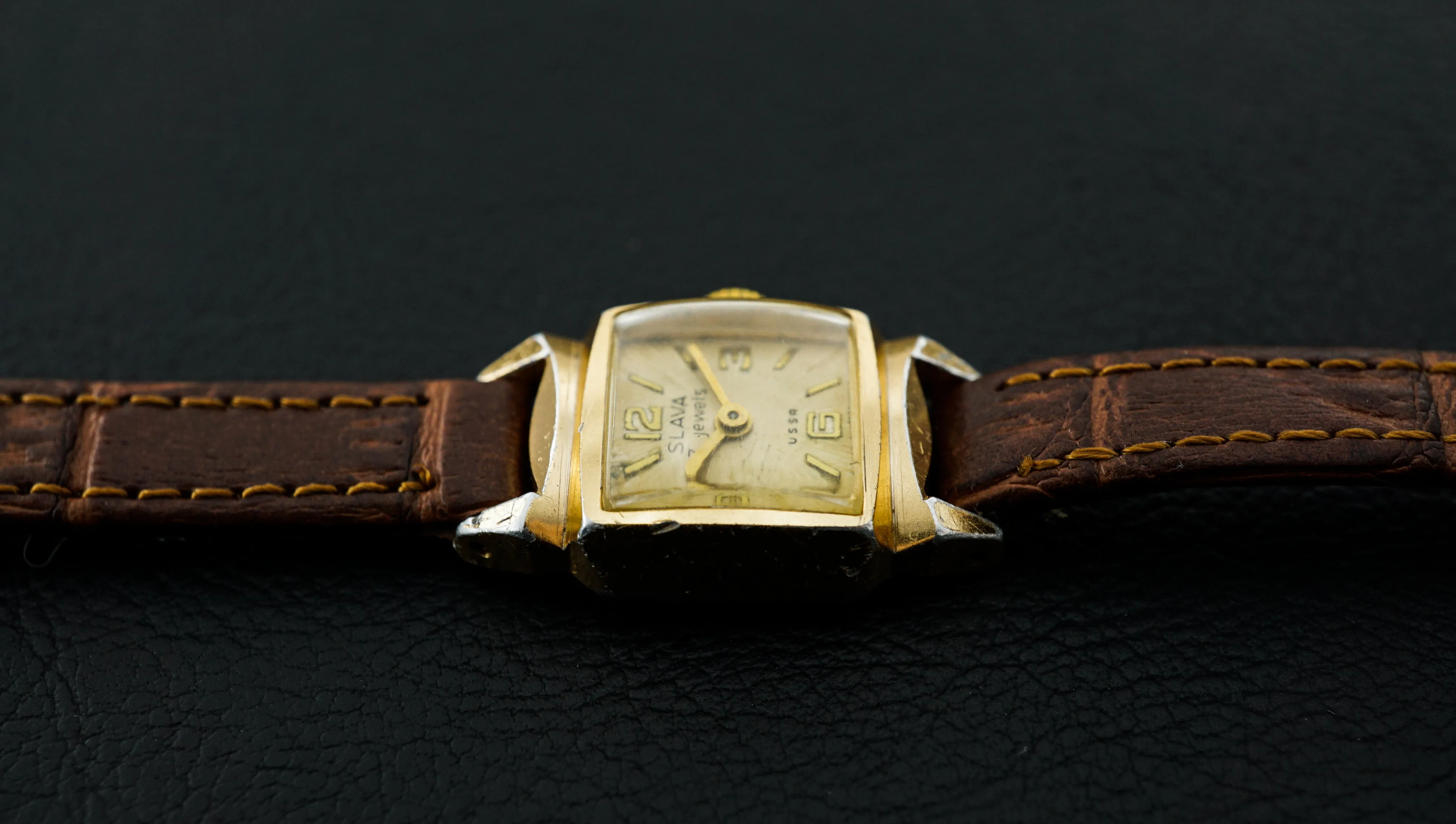 Vintage beautiful ladies mechanical watch Slava 1600