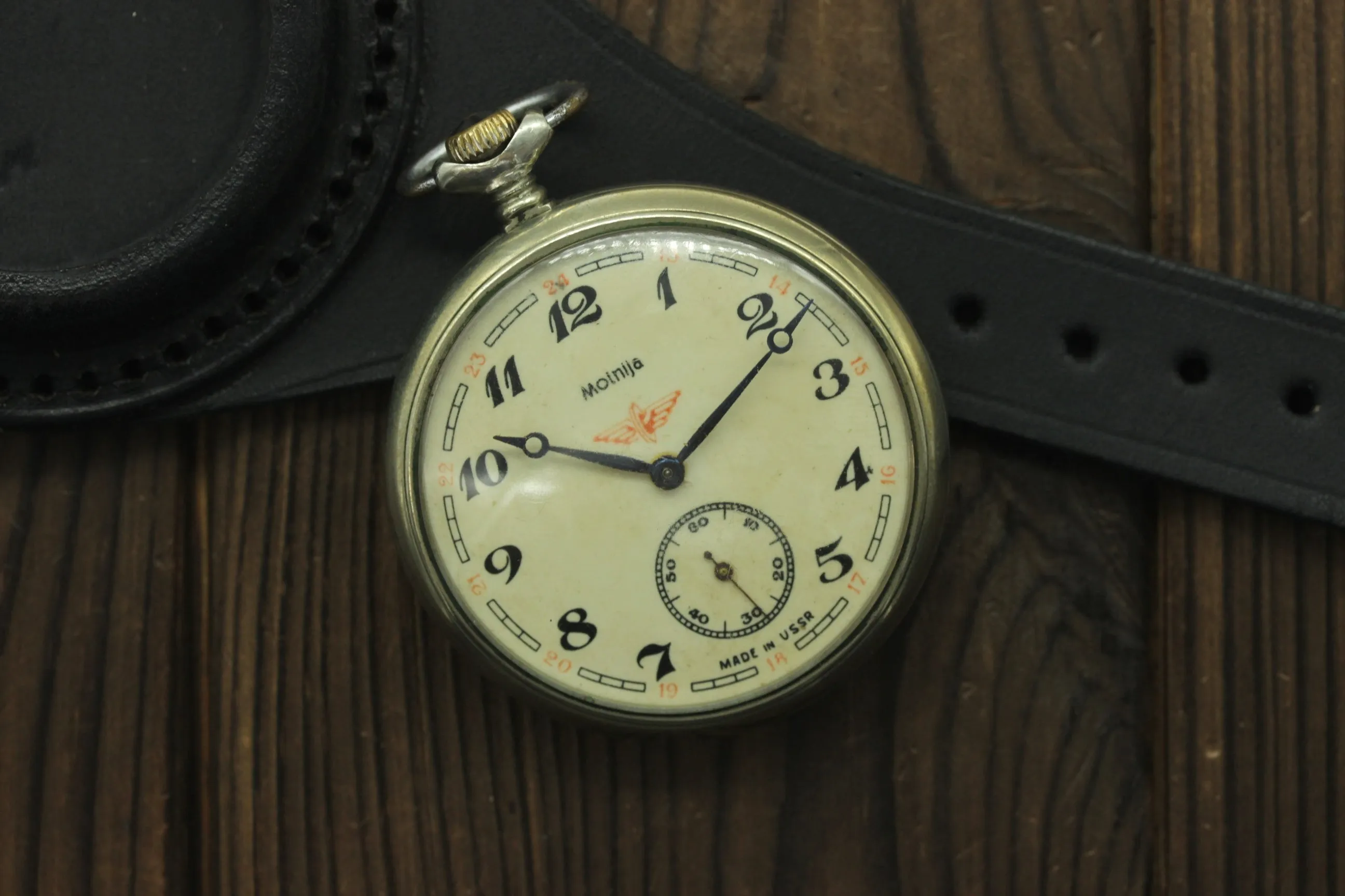 VTG Molnija 3602 Train Pocket Watch   WWI Style New Leather WRISTBAND WWII